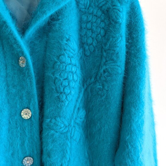 Vintage Turquoise 3D grape cardigan - Picture 6 of 12